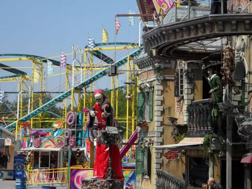 8 Must-Visit Halloween Attractions Across the Country