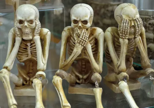 Top 5 DIY Outdoor Halloween Decorations to Spook Your Neighbors